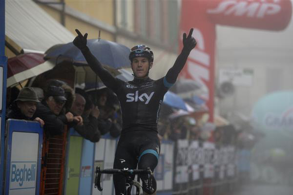 Geraint Thomas wins stage 2